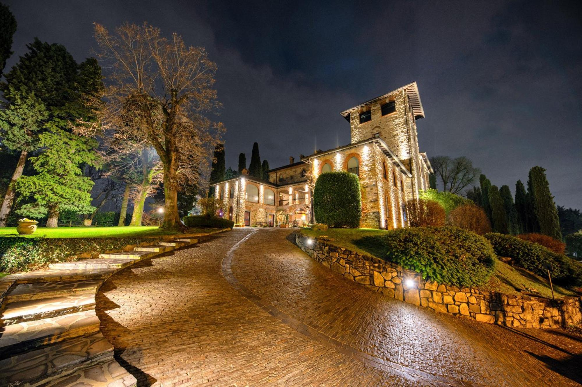 Relais & Spa Castello Di Casiglio Эрба Экстерьер фото